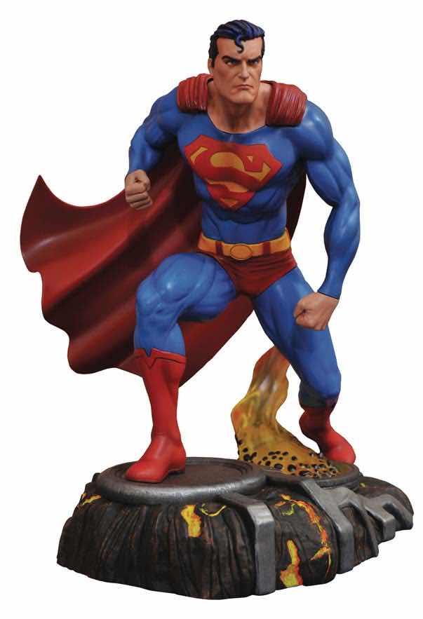 SUPERMAN FIGURA 25 CM SUPERMAN PVC DIORAMA DC GALLERY UNIVERSO DC | 0699788828182 | Universal Cómics