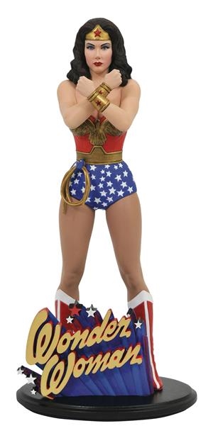DC GALLERY LINDA CARTER WONDER WOMAN PVC STATUE FIGURA | 699788832820 | Universal Cómics